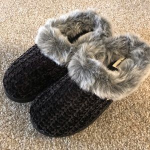 Knitted house shoes